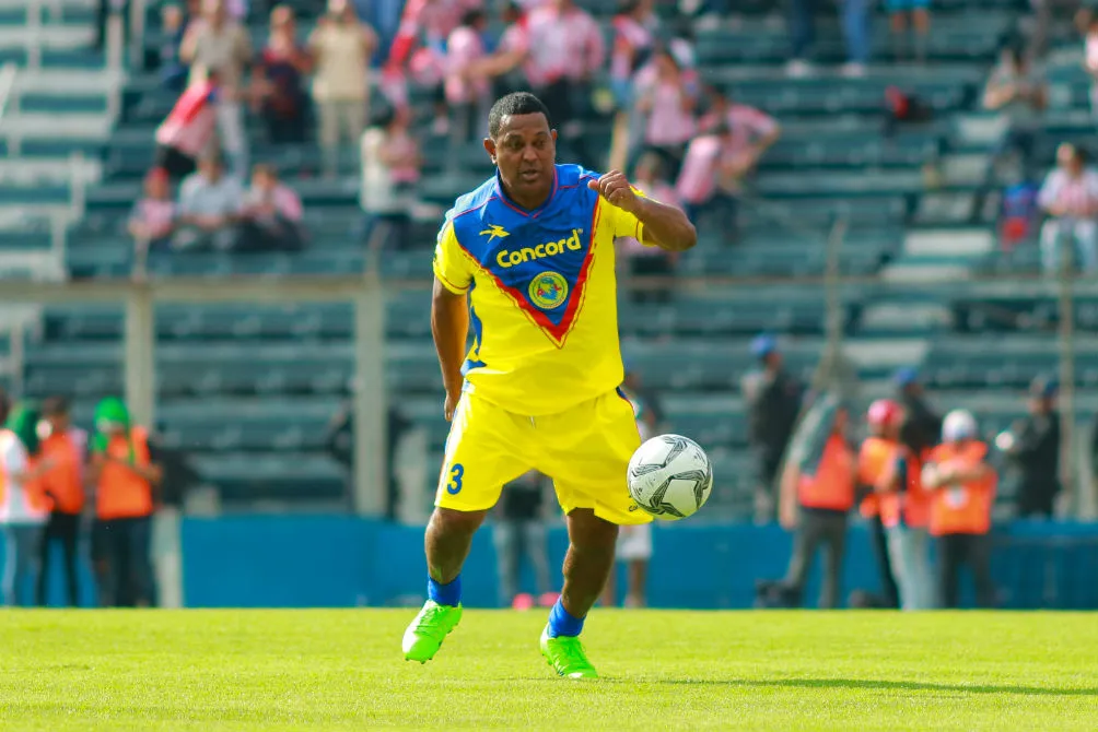 IMAGO7 Antonio Carlos Santos en un juego de Leyendas del América