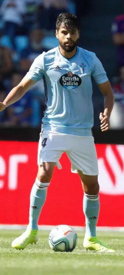 Néstor Araujo durante un partido del Celta
