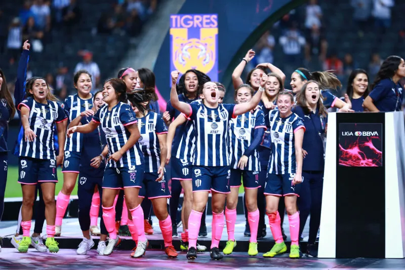 IMAGO7 Rayadas festejando campeonato