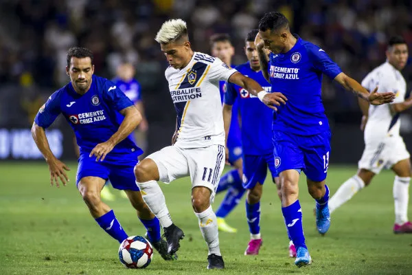 IMAGO7 Favio Álvarez en acción con LA Galaxy