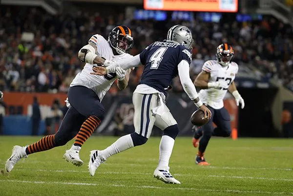 AP Prescott en el partido contra los Bears