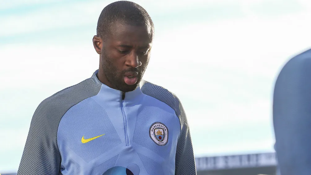 AP Yaya Touré, previo a un entrenamiento