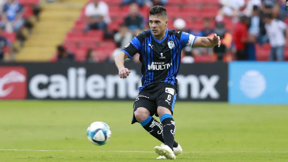 IMAGO7 Javier Güémez en un partido en la Corregidora