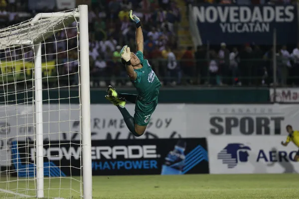 Antonio Rodríguez en acción ante Venados