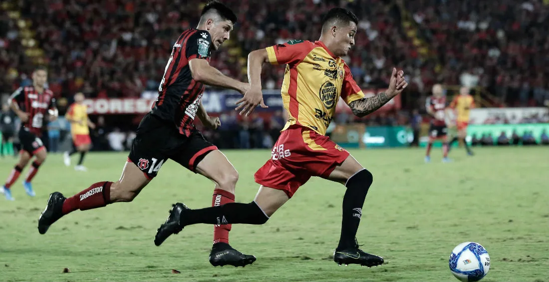 EFE Gerson Torres durante el partido ante Alajuelense