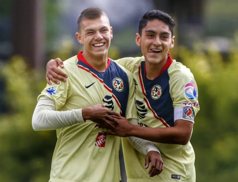 TWITTER @America_FB Luis Gutiérrez (izquierda) junto a Santiago Naveda