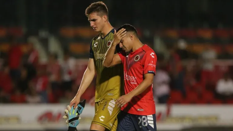 IMAGO7 Jugadores de Veracruz en lamento