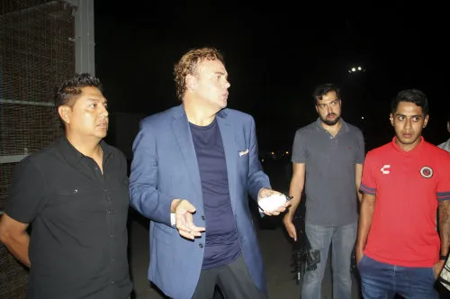 IMAGO7 David Faitelson afuera del Pirata Fuente