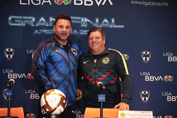 DANIEL GÁMEZ Mohamed y Herrera en conferencia de prensa