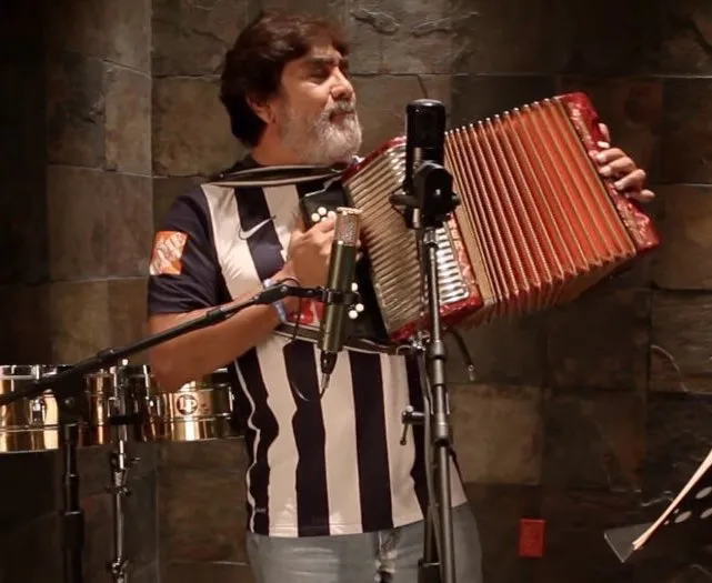 TWITTER @CELSOOFICIAL Celso Piña, siempre fiel aficionado de Rayados