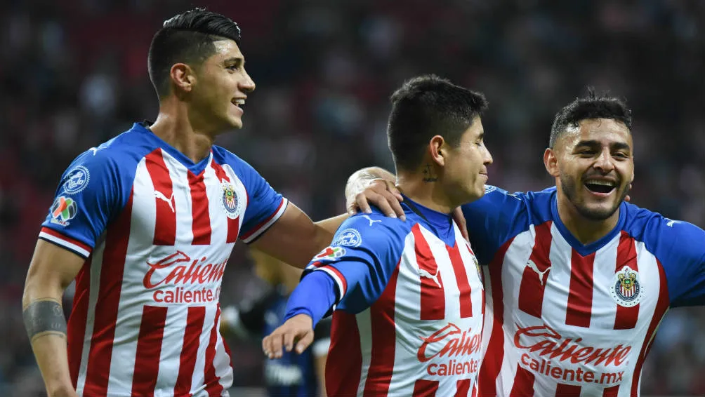 IMAGO7 Pulido, Alexis y Vega celebran un gol del Rebaño