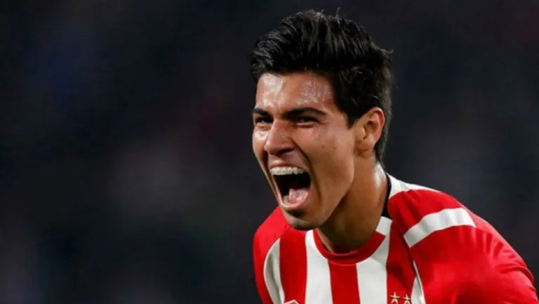 FACEBOOK PSV Guti festeja un gol con el PSV