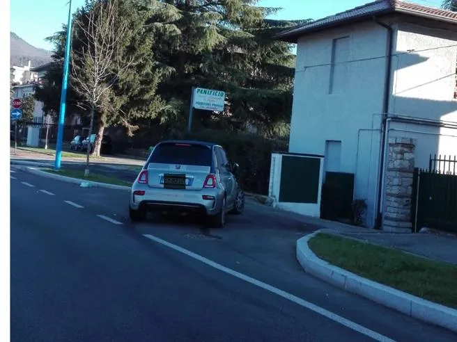 Vehículo de Mario Balotelli después de ser estrellado