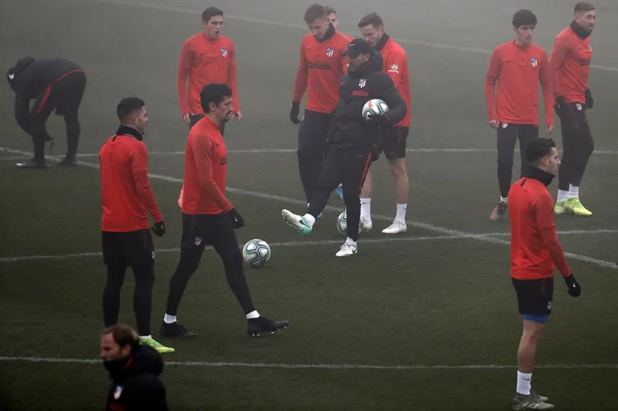 Simeone en un entrenamiento con el Atlético de Madrid