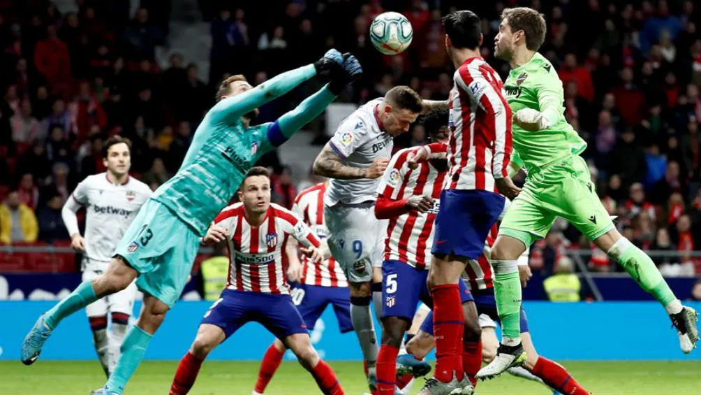 EFE Oblak rechaza un servicio al área