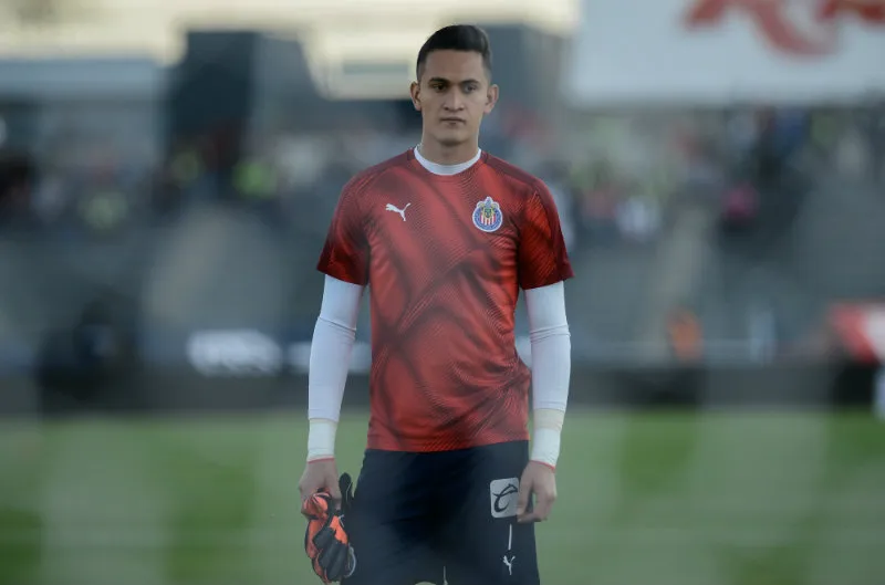 Raúl Gudiño en entrenamiento con Chivas