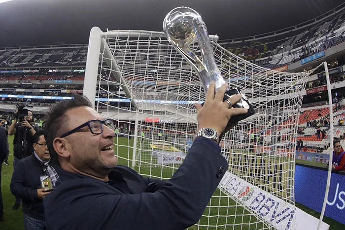 Mohamed, levanta la Copa de la Liga MX