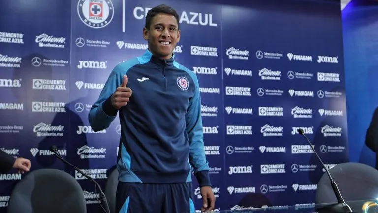 Luis Romo, presentado como refuerzo de Cruz Azul