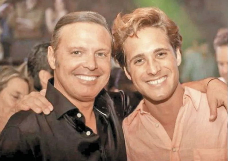 Luis Miguel y Diego Boneta en el estreno de la primera temporada