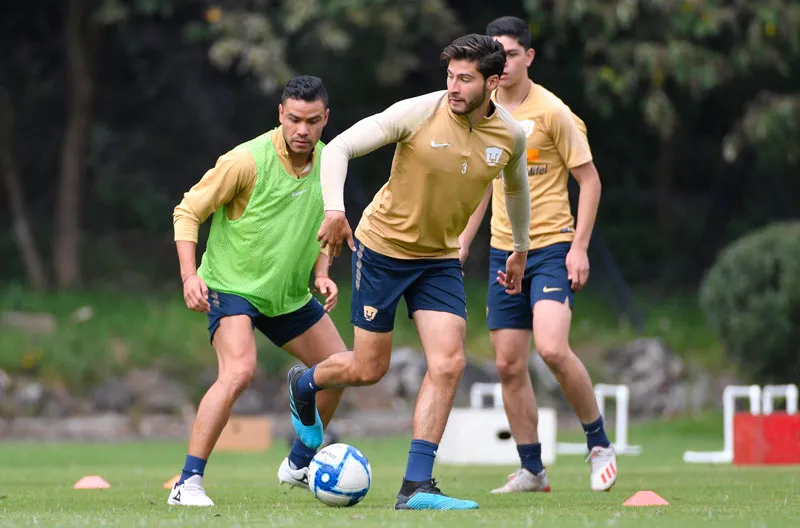 IMAGO7 Pablo Barrera y Pablo Jáquez, en un entrenamiento con Pumas