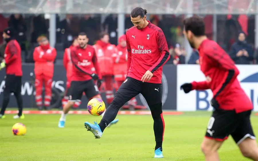 EFE Ibrahimovic en un calentamiento con el Milan