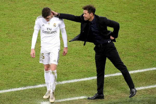 EFE Valverde y Simeone tras la expulsión del uruguayo