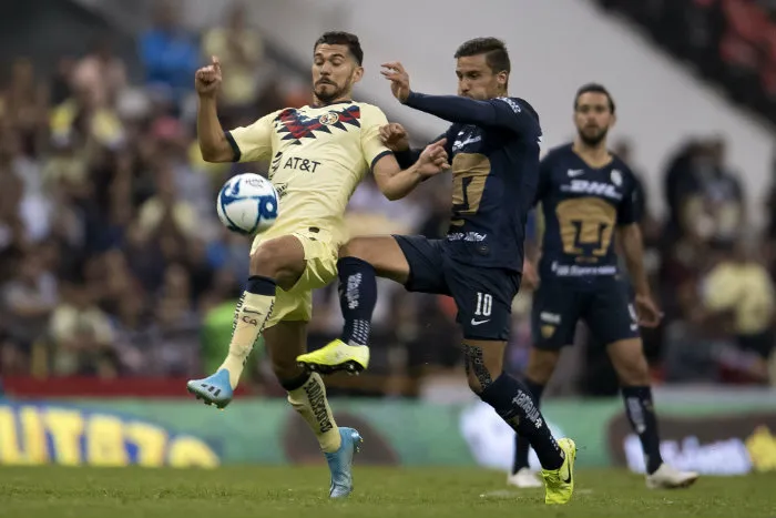 MEXSPORT Martín e Iniestra, durante un partido