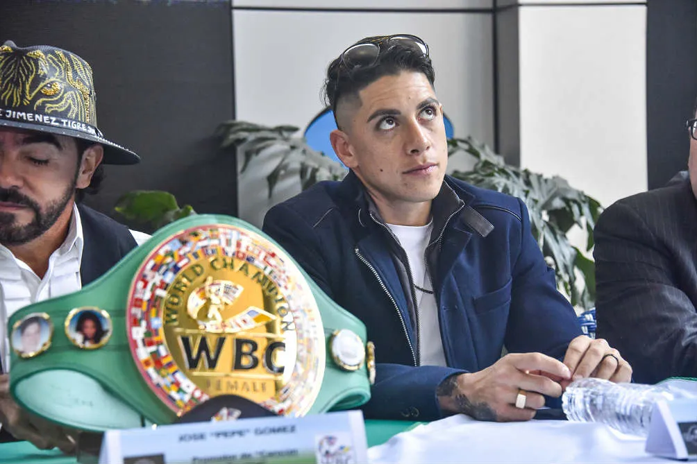 Tigre Jiménez en conferencia de prensa