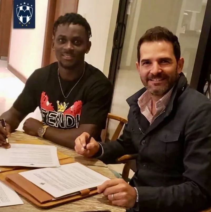 Ake Loba junto a Duilio Davino