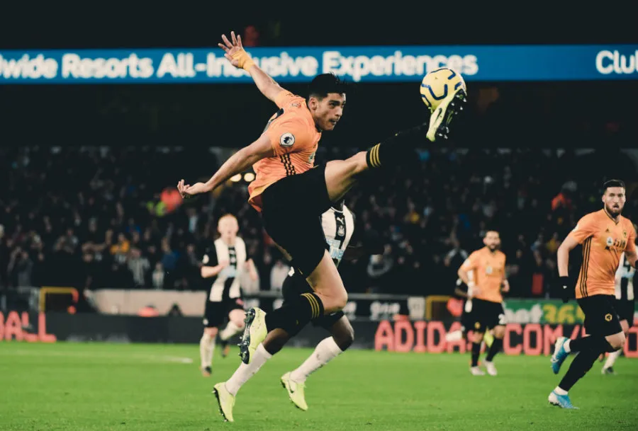 El delantero mexicano brilla con el Wolverhampton