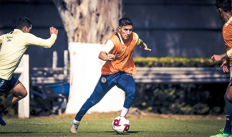 El nuevo '7' azulcrema, durante un entrenamiento