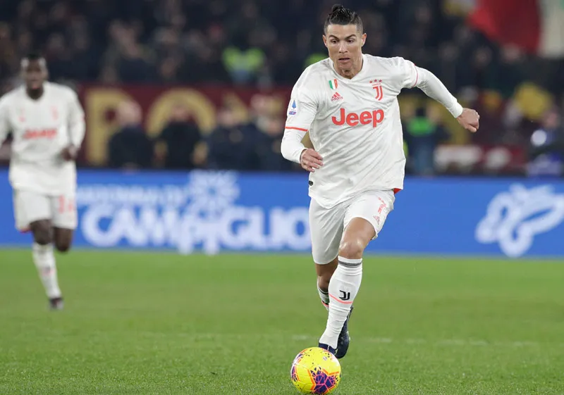 Cristiano Ronaldo durante un duelo con la Juventus