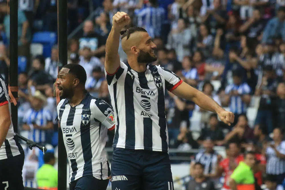 Nico celebra anotación contra la Monarquía