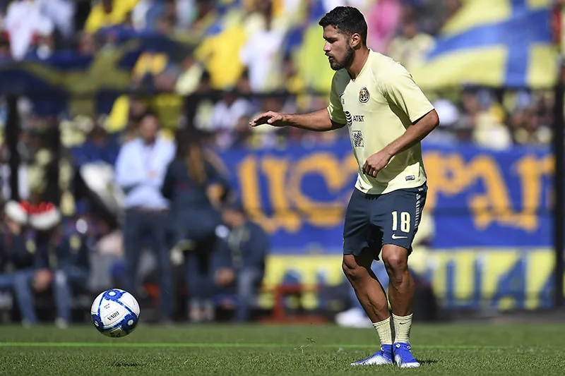 El defensor paraguayo, en una práctica con las Águilas