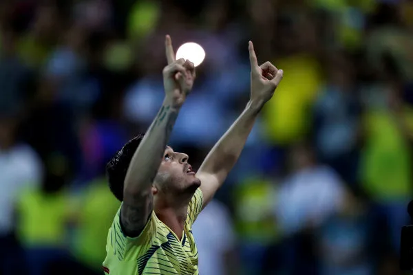 Nicolás Benedetti celebrando una anotación con Colombia