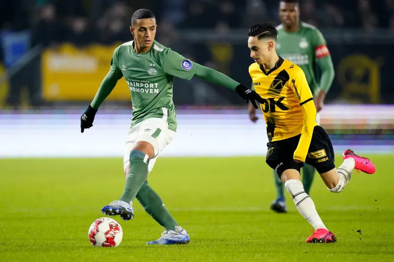 TWITTER @PSV Jugada en el PSV vs NAC BReda