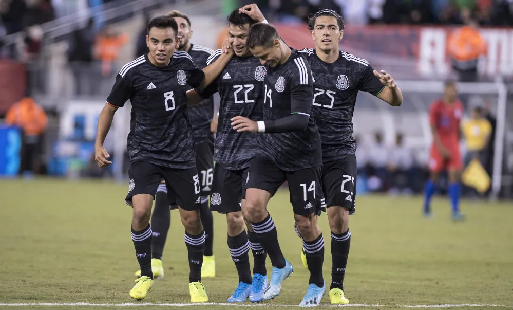 Carlos Rodríguez y Javier Hernández con la Selección Mexicana