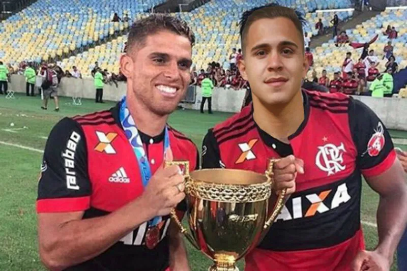 El mediocampista paraguayo festeja título con el 'Mengao'