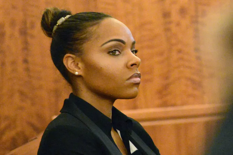 AP Shayanna Jenkins atestiguó en juicio de Aaron Hernández