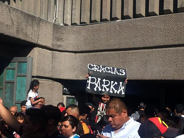 SAÚL CANO La gente a las afueras de la Basílica de Guadalupe