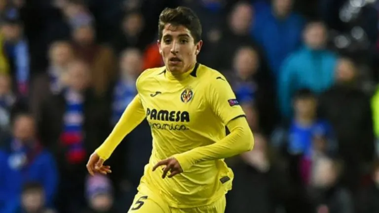 Cáseres jugando con Villarreal