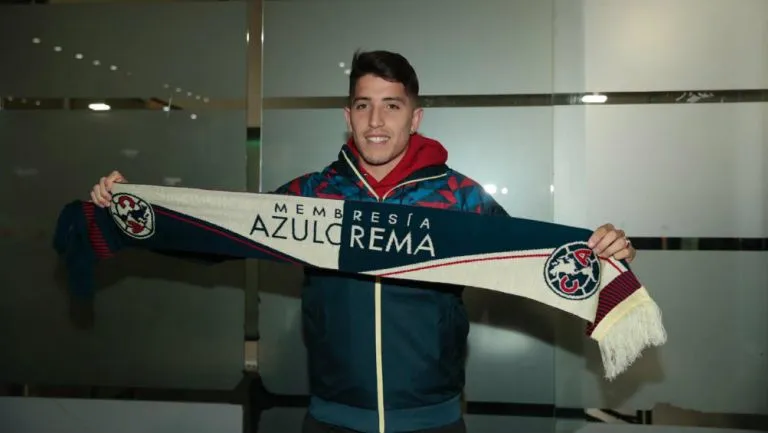 Santiago Cáseres llegando a CDMX