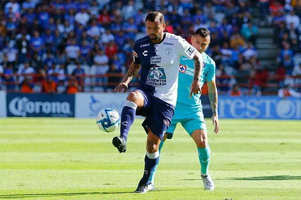 El colombiano en un partido con los Tuzos