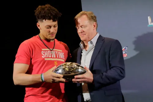 El quarterback de los Chiefs y Roger Goodell