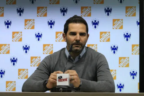 IMAGO7 Duilio Davino en conferencia de prensa