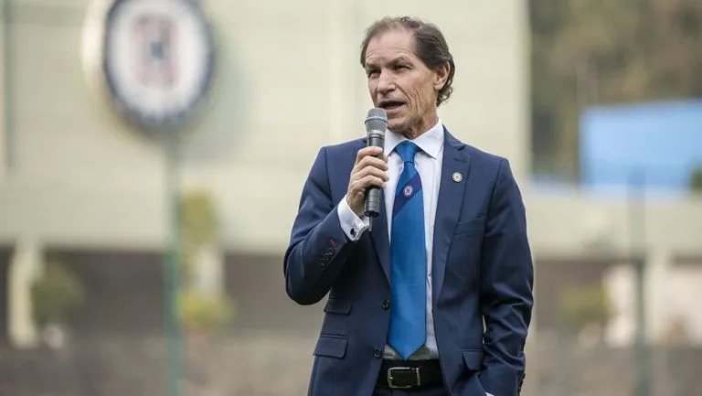 Jaime Ordiales en su presentación con Cruz Azul