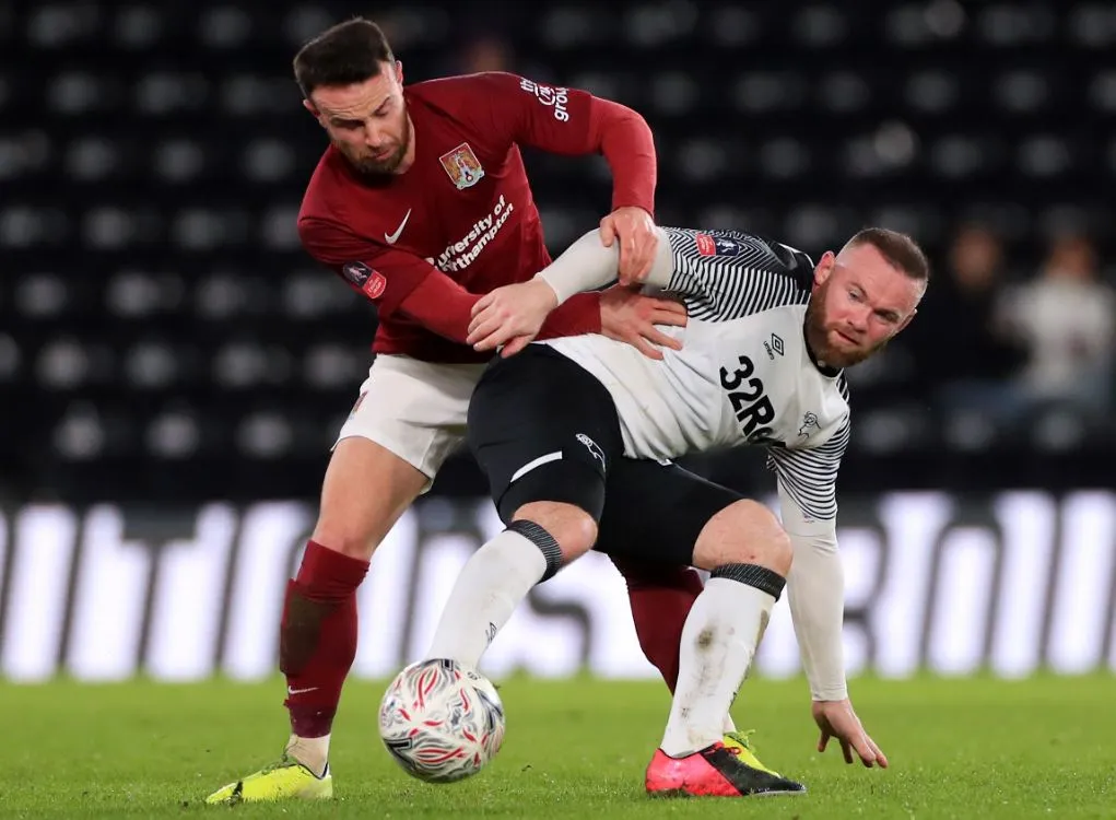 TWITTER @DCFCOFFICIAL Wayne Rooney durante un juego del County