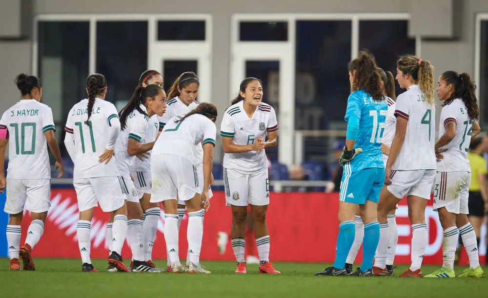 Jugadoras del Tri Femenil durante el partido ante Canadá