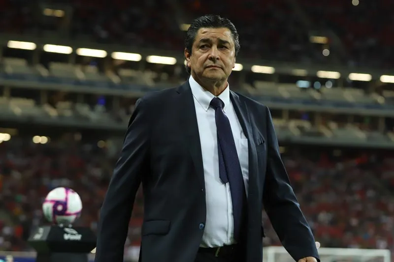 Luis Fernando Tena en el Estadio Akron