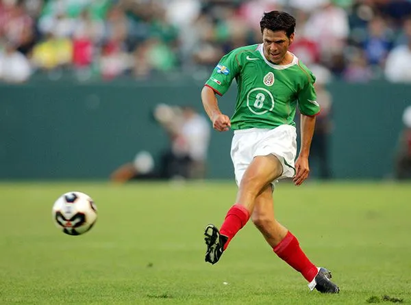 Chiquis García durante un partido con Selección Mexicana
